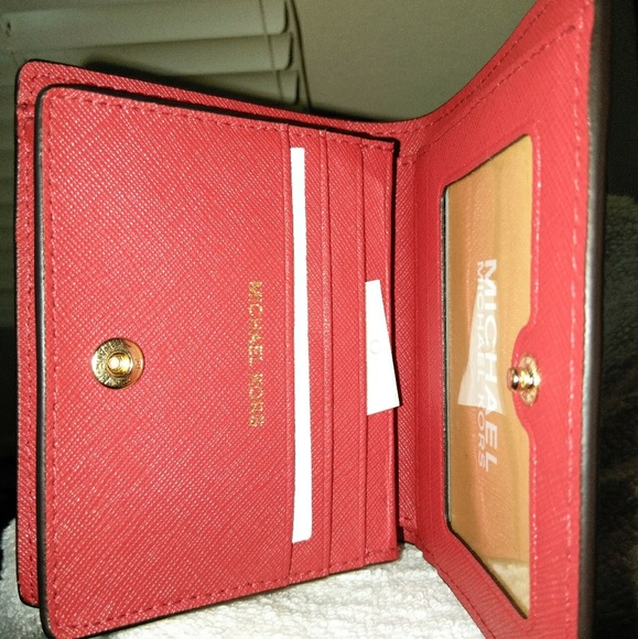 New Authentic Michael Kors Billfold Wallet - Picture 2 of 4